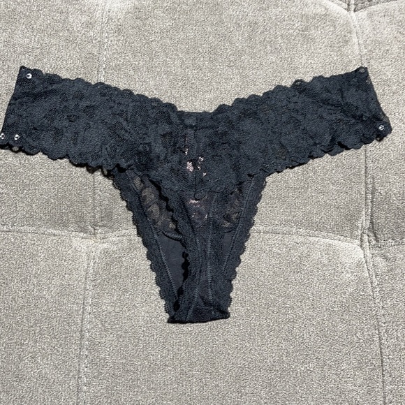 🥰🥰Victoria’s Secret Floral Lace with Bling Thong🥰🥰 - Picture 5 of 5